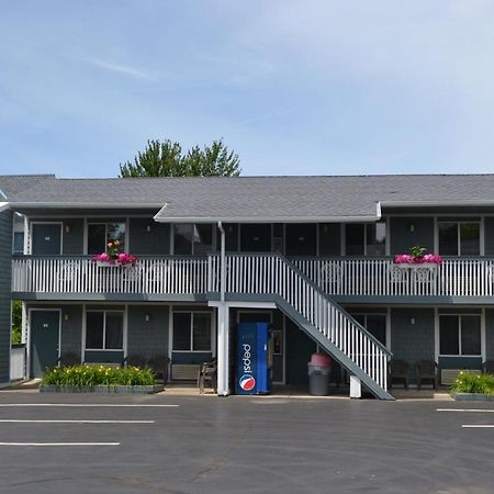 The Ship Motel Alexandria Bay Exterior photo